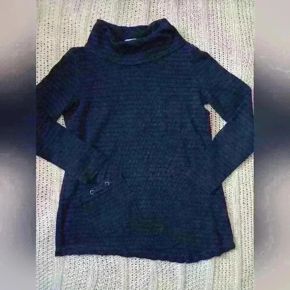 Soft souroundings turtle neck sweater - Picture 1 of 6